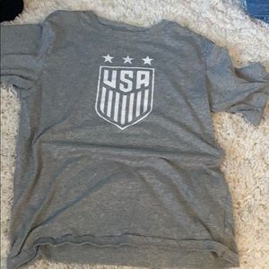 grey t shirt